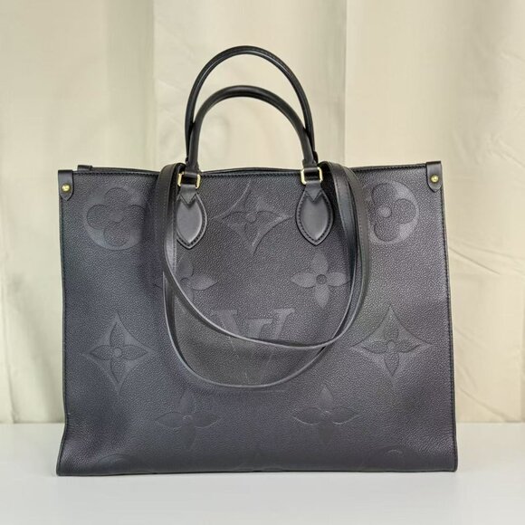 Louis Vuitton Black On The Go GM Shoulder Bag with Classic Monogram Pattern - Picture 3 of 8